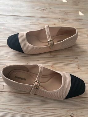 Cushionaire Mary Jane Flats Size 10 Beige Knit Black Cap Toe Comfort Shoes